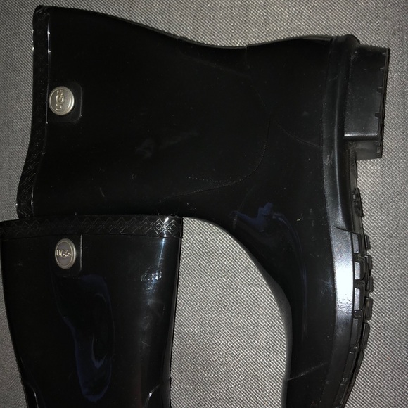 UGG Sienna Rain Boot - Picture 2 of 6